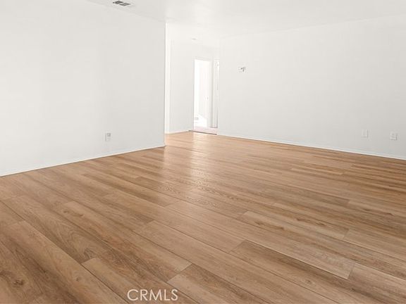 5th image of 7557 Toyon Ave