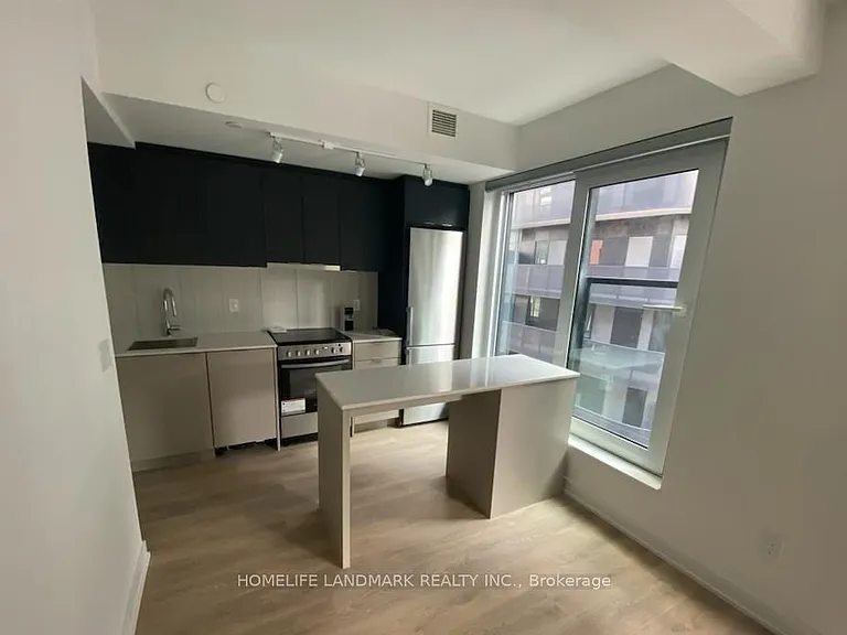 8 Tippett Rd #626 — Photo 4