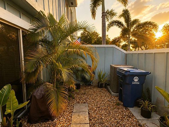 4th image of 6262 RIVERWALK Lane #3