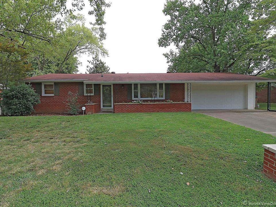 1st image of 216 Hillview St
