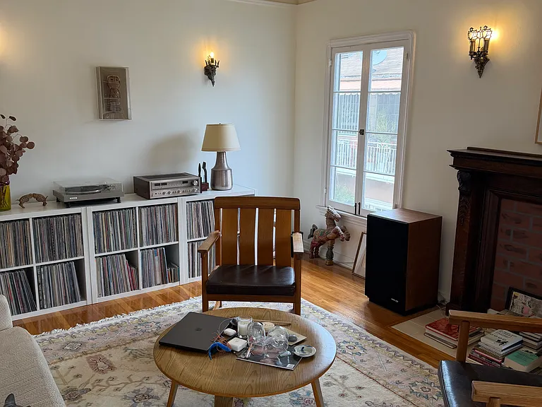 325 S Cochran Ave #201 — Photo 6