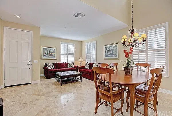 4 bed, 2109 sqft, $6,300 — Photo 3