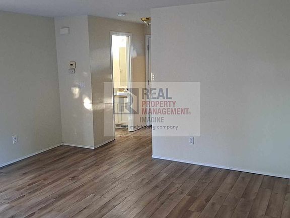 5th image of 15323 Berry Valley Dr SE
