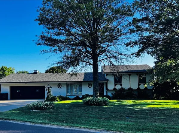 8381 Pratt Rd, Atchison, KS 66002