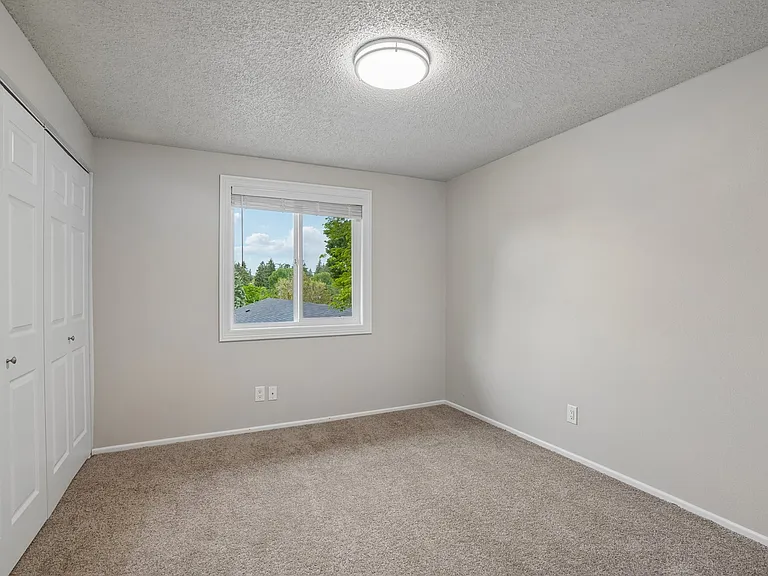 Linden Lane Apartments — Photo 20