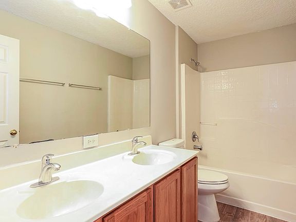 2nd image of 5513 Shady Pine St S