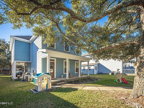 3rd image of 16 Sweetgrass Ln