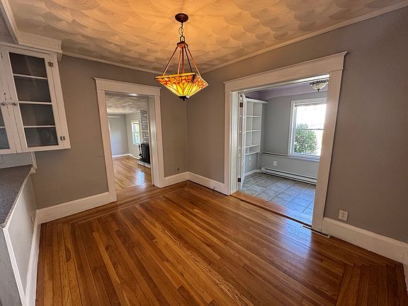 4th image of 110 Laurens St Floor 1