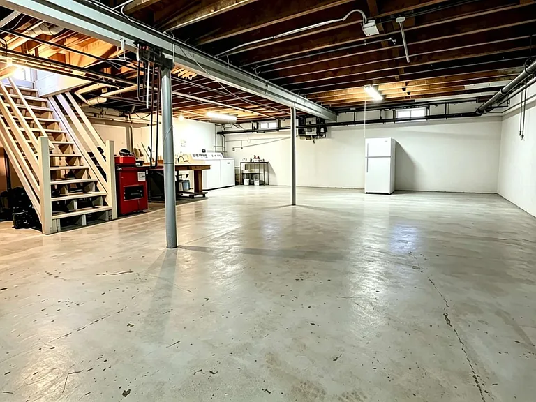 23 Auman St — Photo 14