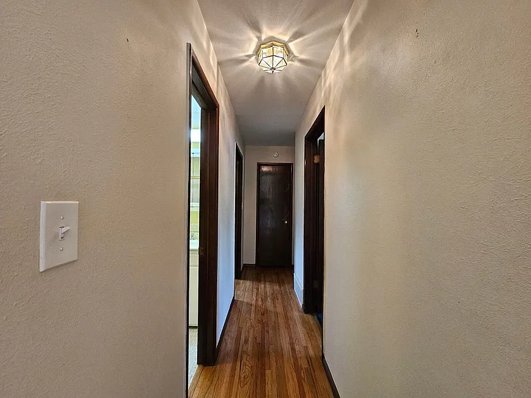 250 E Graves Ave — Photo 8