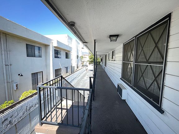5th image of 1114 E Wilson Ave APT 10