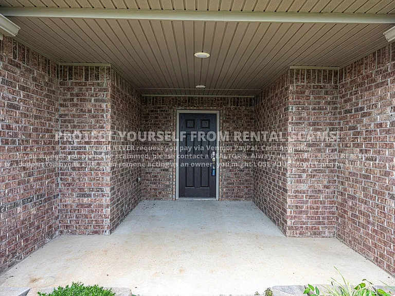 4358 W Barhem Dr — Photo 2