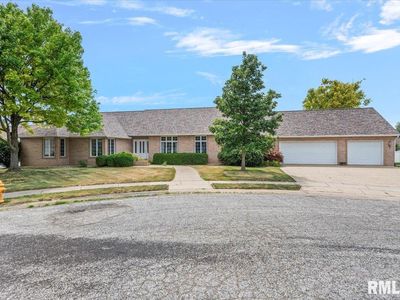 9 Belaire Ct, Jacksonville, IL, 62650