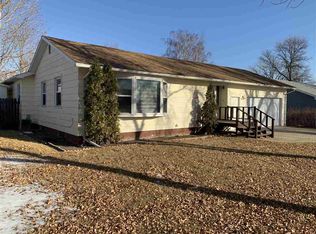 414 3rd St NW, Tioga, ND 58852