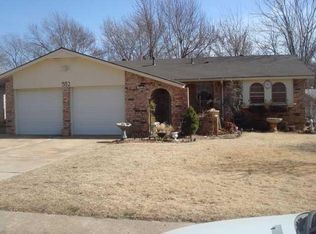 532 Robin Hill Rd, Edmond, OK 73003