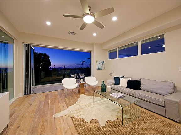 5th image of 1420 Froude St
