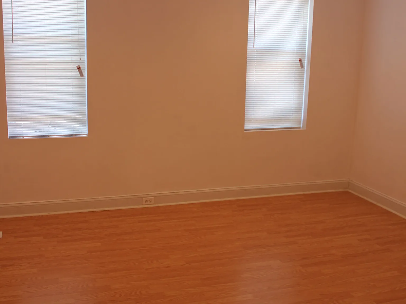 3 bed, 1120 sqft, $2,100 — Photo 4