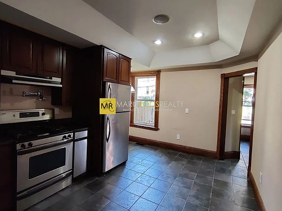 4th image of 8 Strathmore Rd #4B