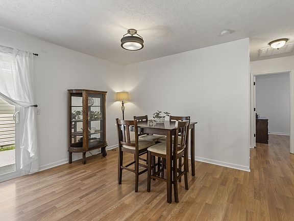 4th image of 2544 Sonar St