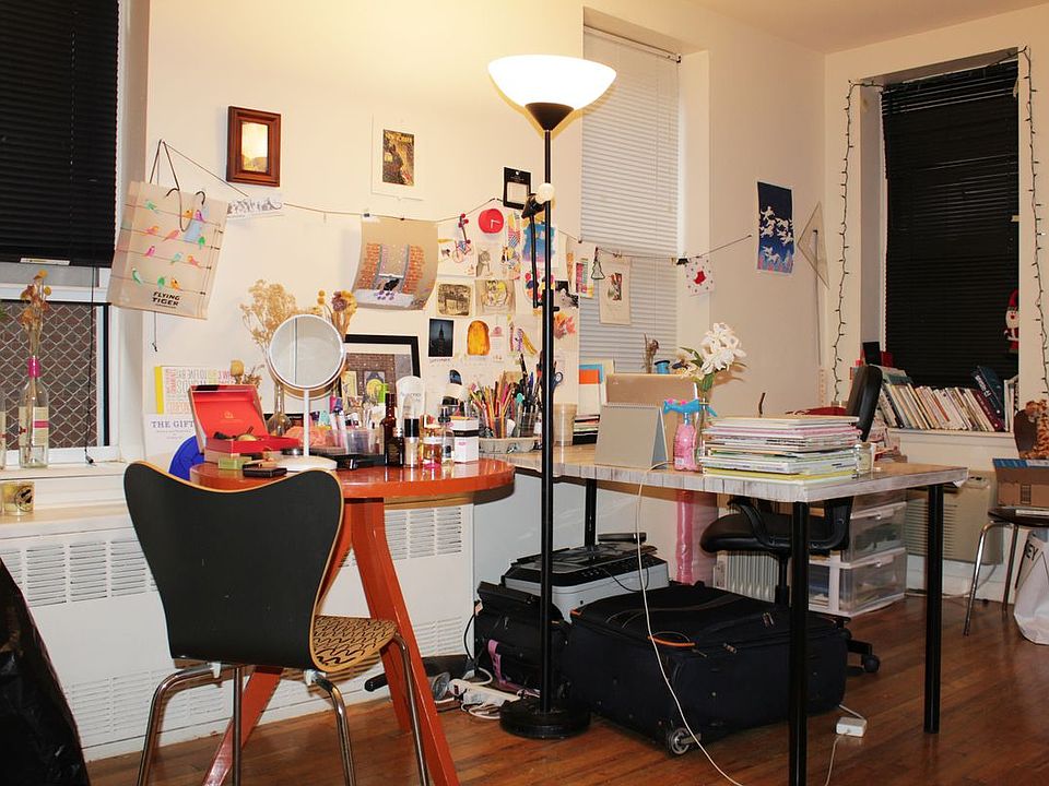 2nd image of 320 W 96th St APT 2c