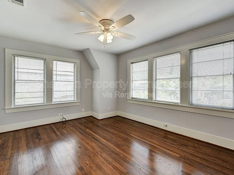 1748 Hawthorne St #B — Photo 20