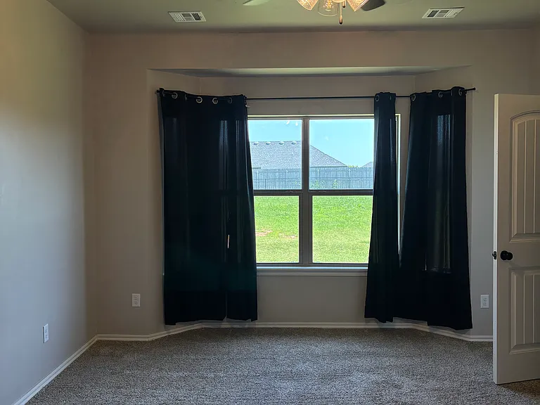 2209 E Grassland Ln — Photo 7
