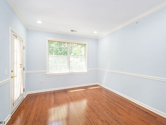 4th image of 29 RIDGEVIEW LANE #29