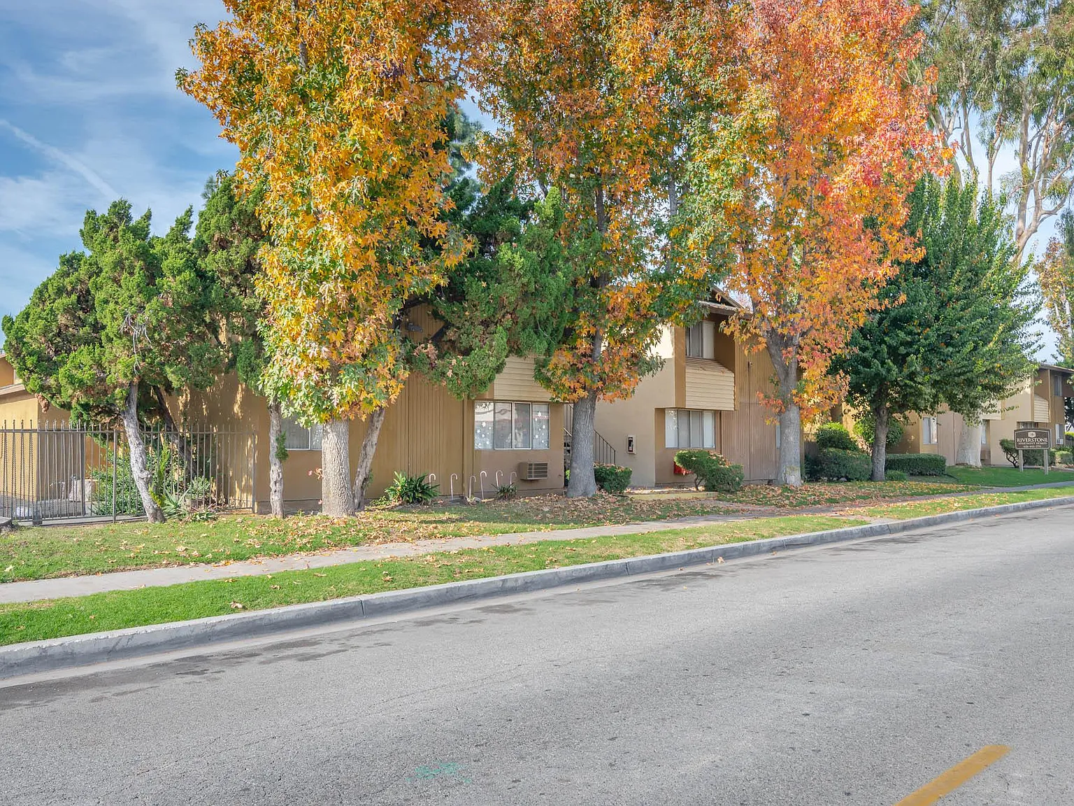 Riverstone Apartments — Photo 1