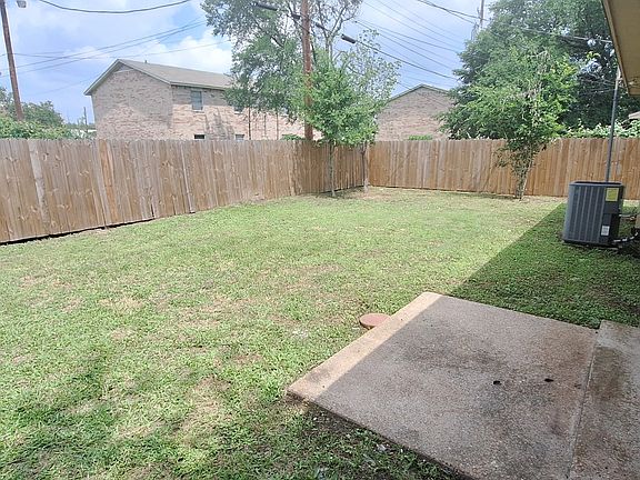 2nd image of 2805 Sprucewood St #A