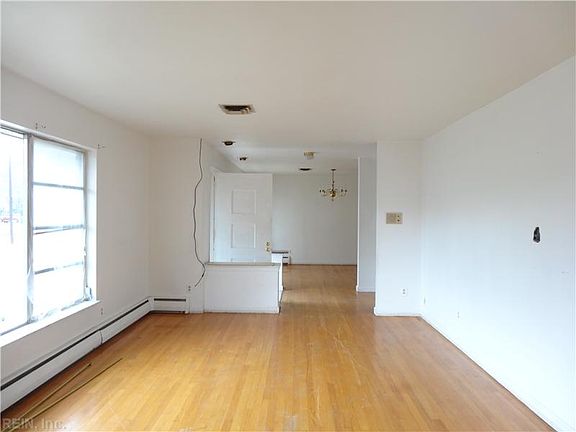 4th image of 510 Carl St