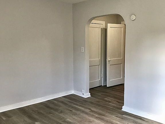 3rd image of 2837 Woodrow Dr