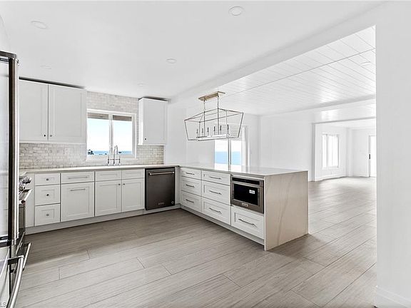 4th image of 1717 Gulf Shore Blvd N Unit #601