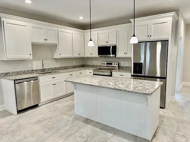 3 bed, 2.0 bath, 1400 sqft, $1,650 — Photo 2
