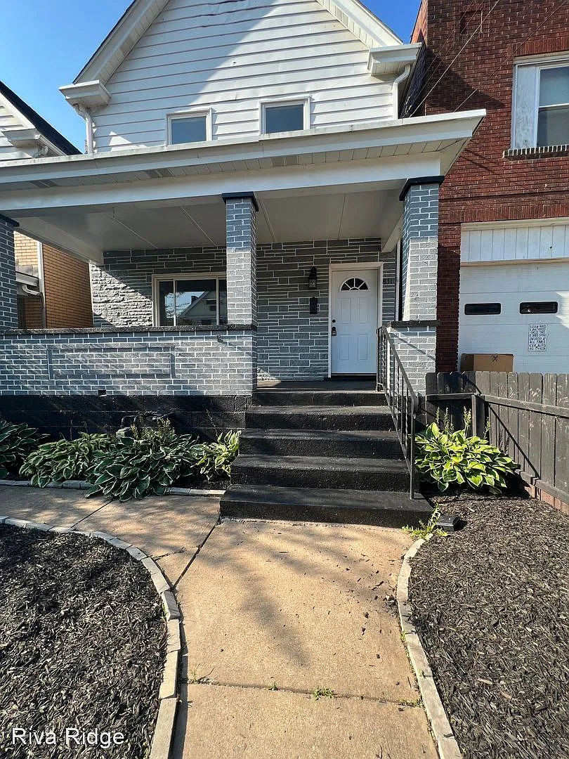 831 Woodward Ave photo 1