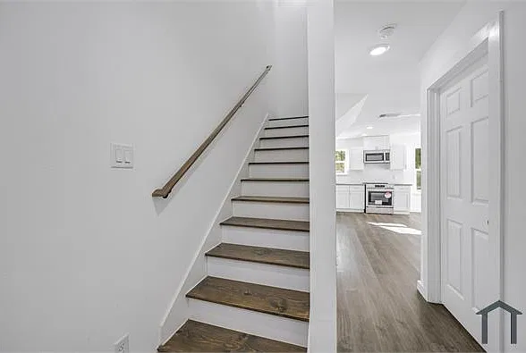 3 bed, 1150 sqft, $1,775 — Photo 4