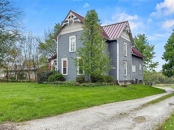 3rd image of 323 Seville Rd