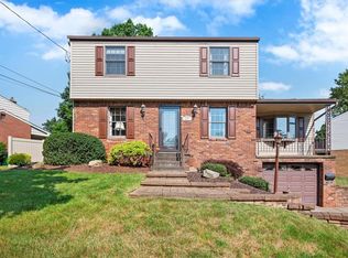 3978 Deervue Dr, Pittsburgh, PA 15227
