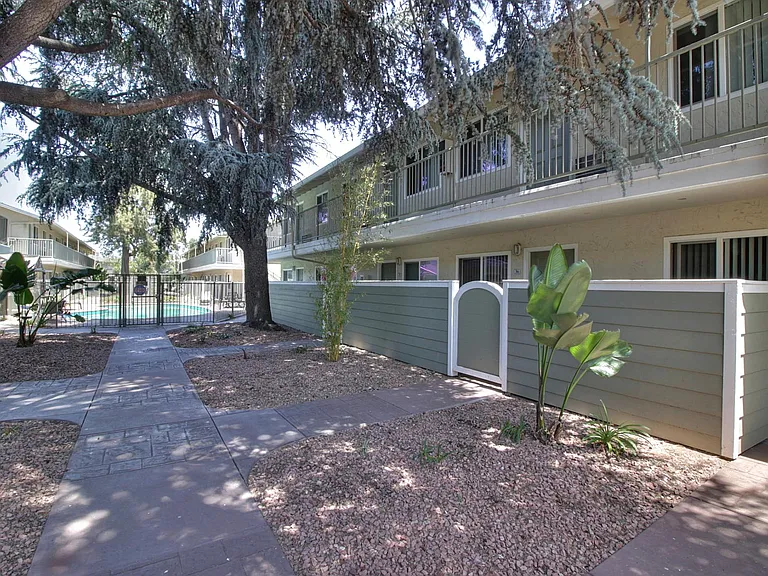 Mountain View Place — Photo 10