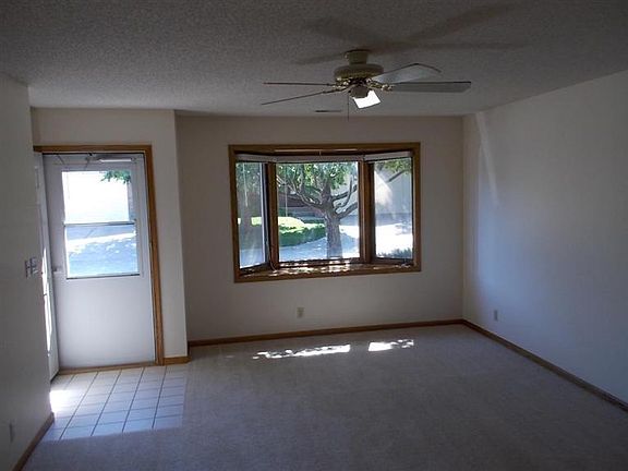 2nd image of 3417 Glenhaven Pl