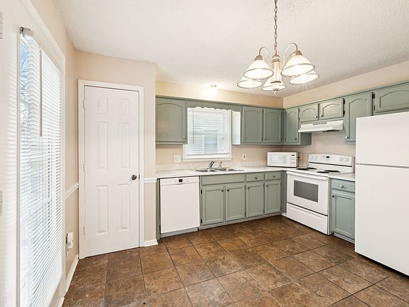 5th image of 1011 Silver Point Dr