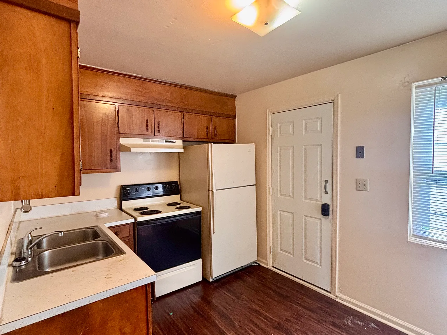2 bed, 974 sqft, $1,275 — Photo 3