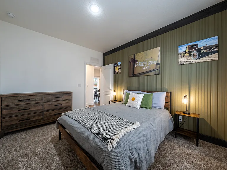 523 W Vance Dr — Photo 25