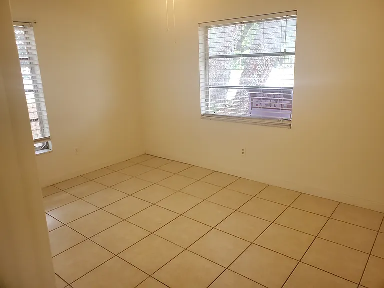 2097 Jessamine Ct — Photo 31