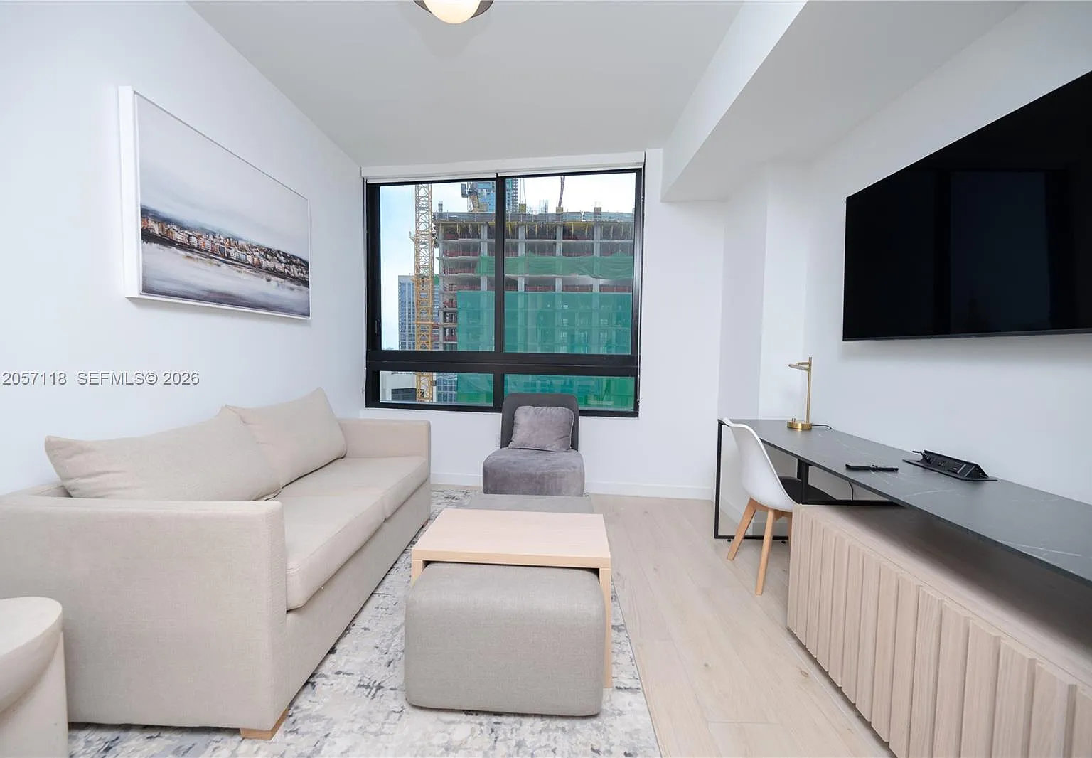 District 225 Condo — Photo 1