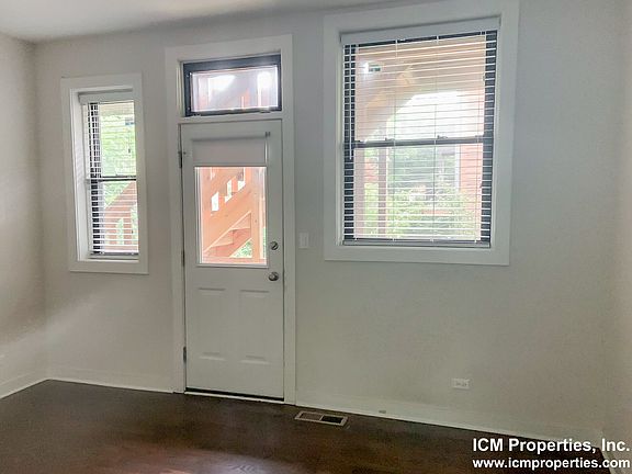 3rd image of 1606.1 W Belle Plaine Ave #1