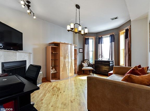 3rd image of 4634 S Vincennes Ave APT 2