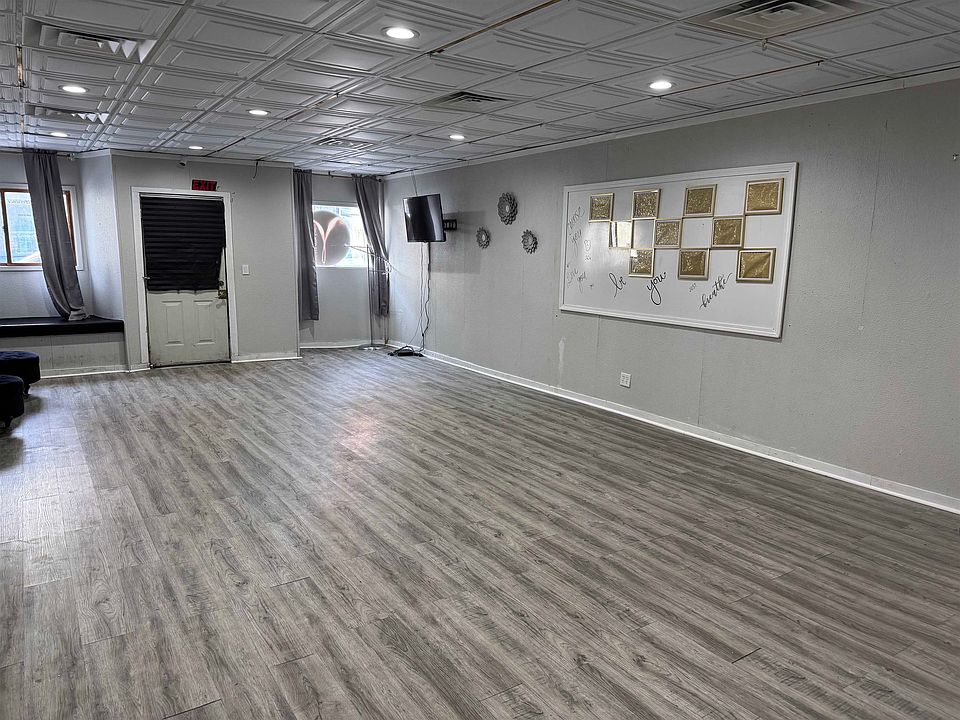 1st image of 1486 Central Ave