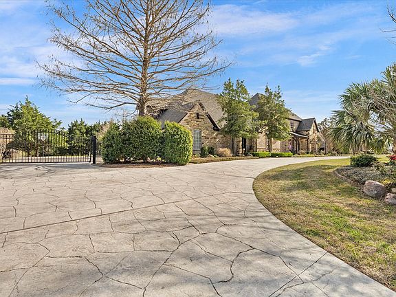 2nd image of 161 Ridgemont Dr