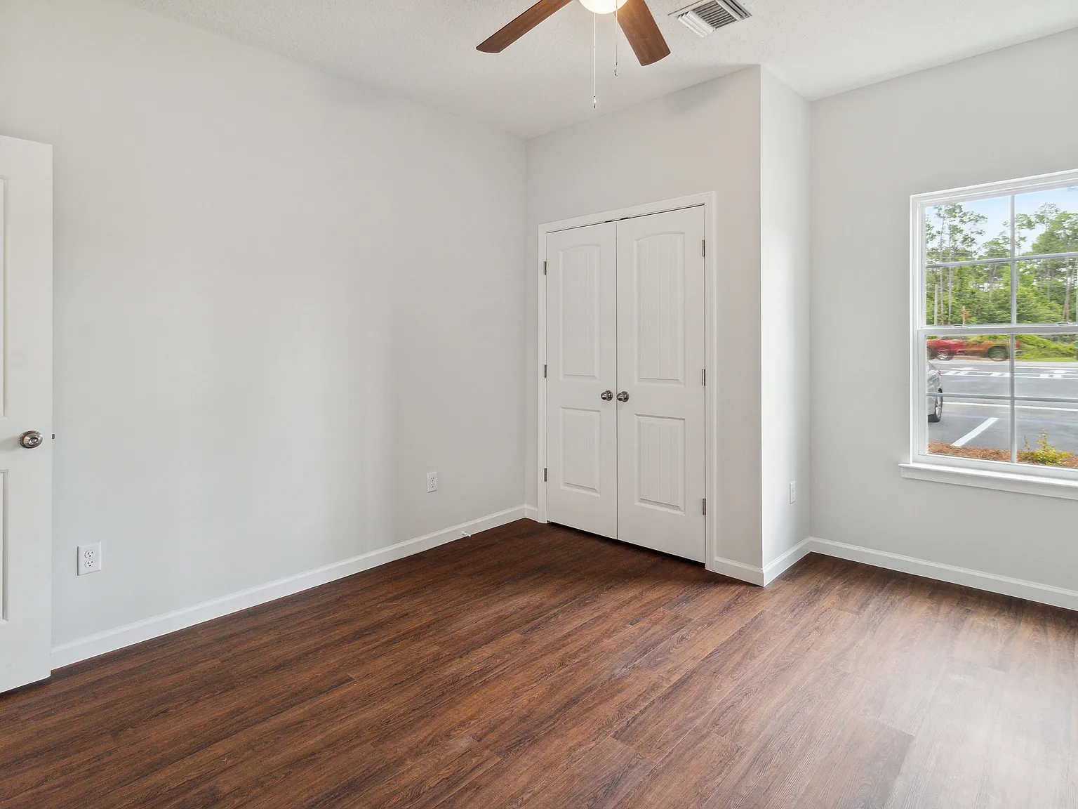 2 bed, 1000 sqft, $1,650 — Photo 4