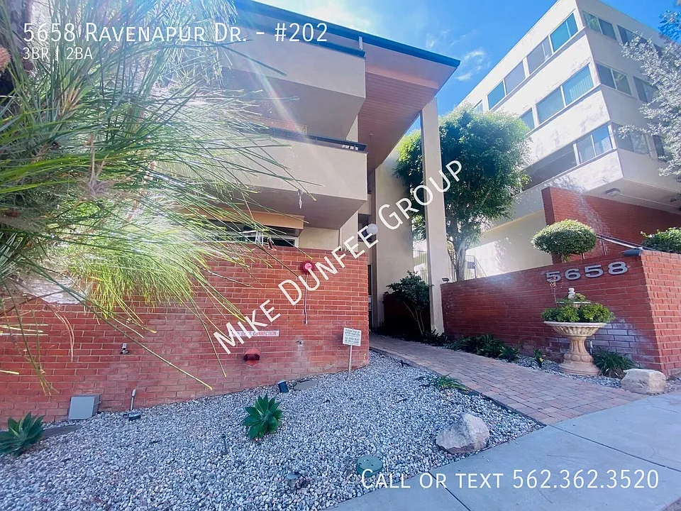 5658 Ravenspur Dr #202